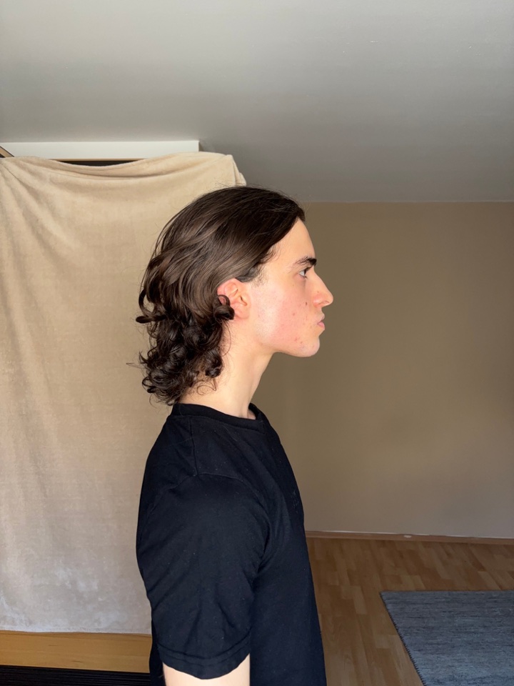 Kerem Dağ — current digital, right full-body profile